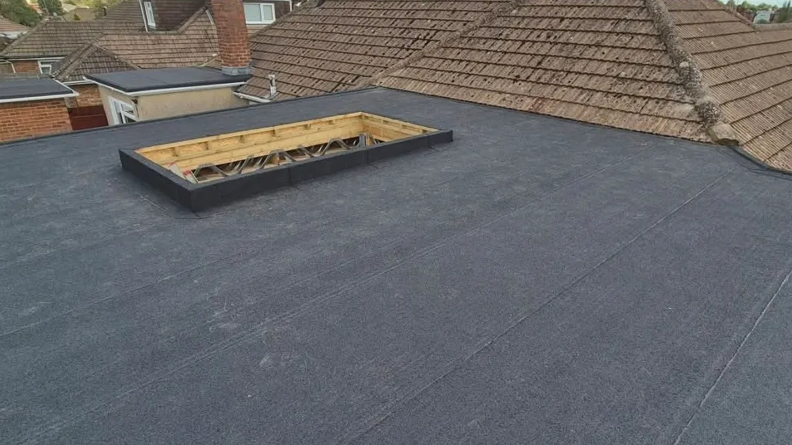 A new felt roof on an extension