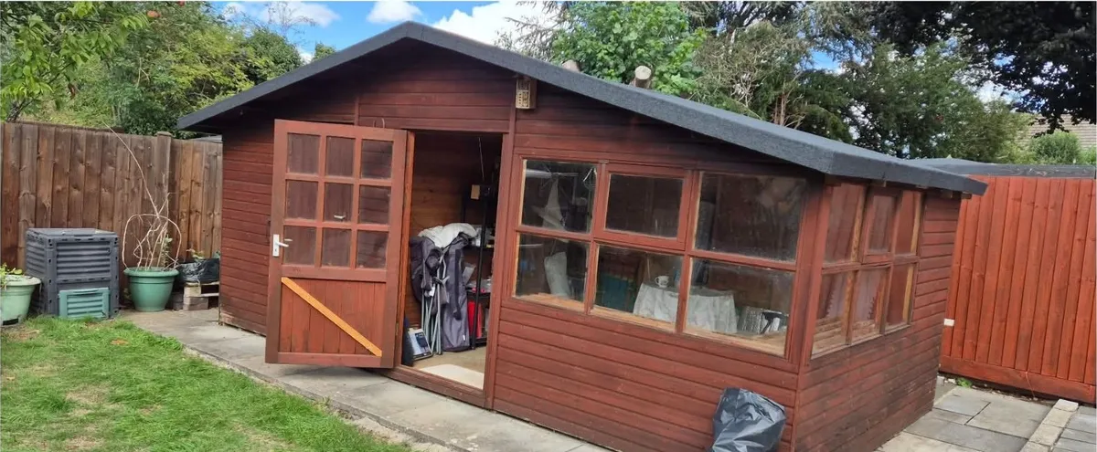 Garden outbuilding